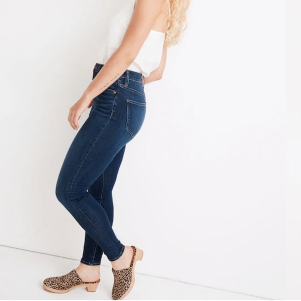 Madewell High-Rise Skinny Jeans in Dark Blue Wash
